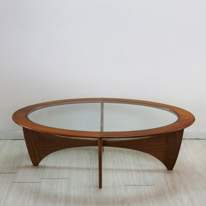 Table basse "Astro" ovale produite par G-Plan - 1960