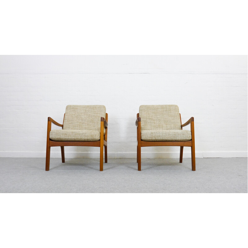 Paire de fauteuils en teck par Ole Wanscher - 1960