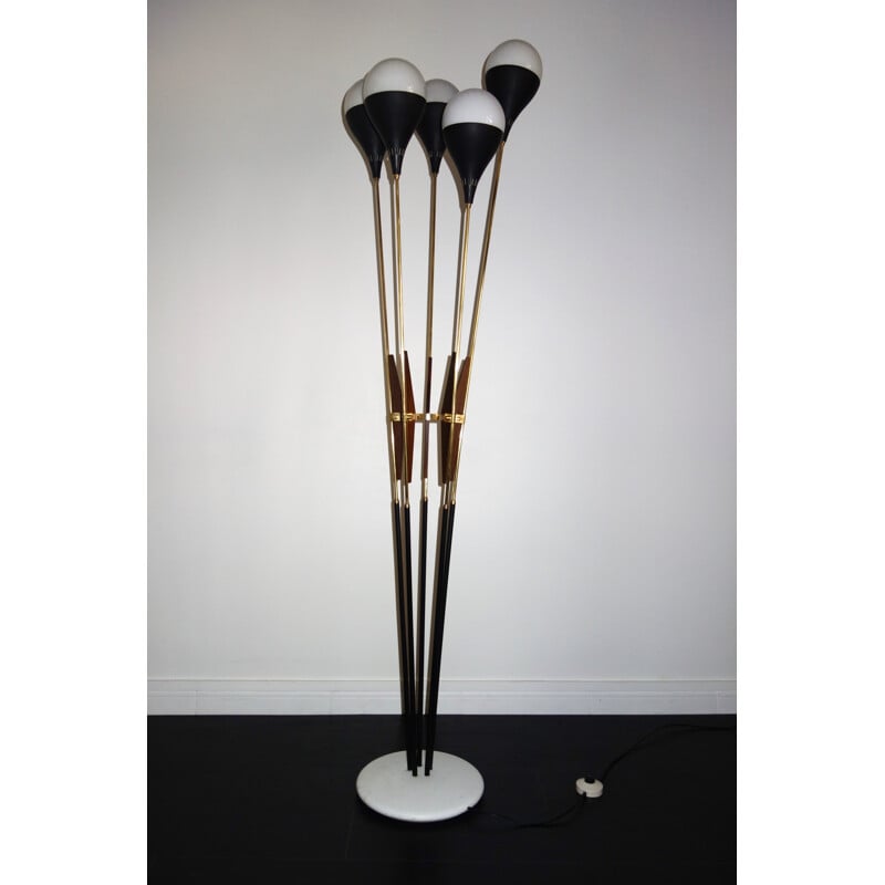 Mid-century floor lamp in brass and teak produced by Stilnovo - 1950s