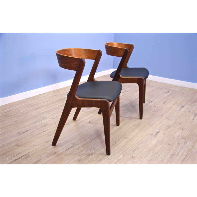 Ensemble de 2 chaises en bois et skaï produites par Farstrup - 1960