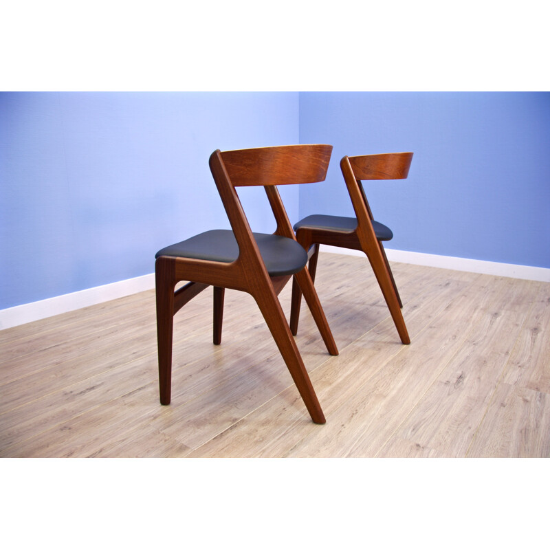 Ensemble de 2 chaises en bois et skaï produites par Farstrup - 1960