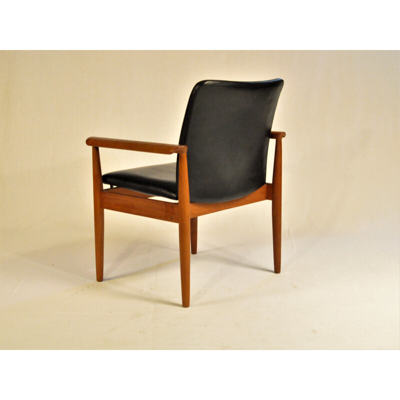 Finn Juhl Modelo 209 Silla Diplomat en Teca y Piel Negra por Cado - 1960s