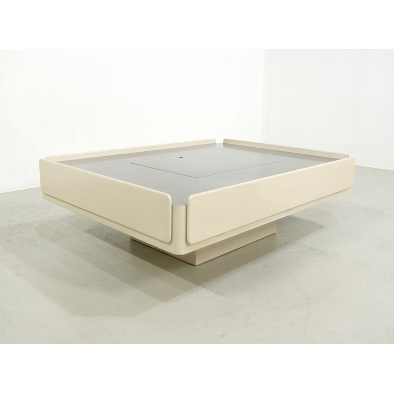 Table basse blanche modèle "Caori" par Vico Magistretti pour Gavina - 1960