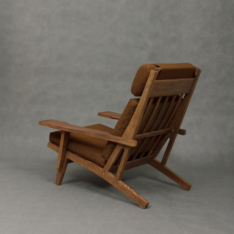 "GE 375" lounge chair with its ottoman by Hans Wegner - 1960s