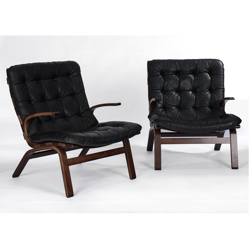 Paire de fauteuils noirs en cuir de Ingmar Relling - 1970
