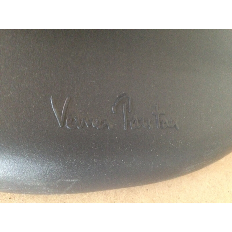 Suite de 6 chaises noires "Panton Chair", Verner PANTON - années 90