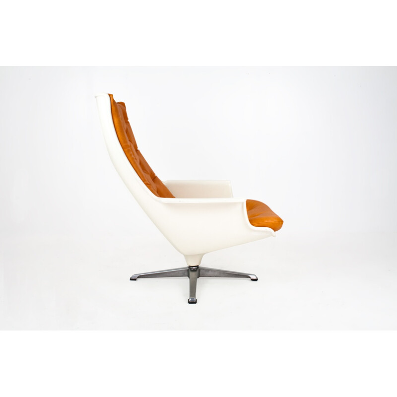 Swivel mid century white and orange armchairs - 1970s