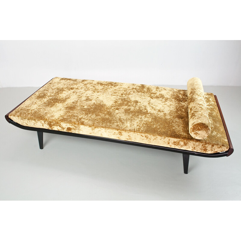 Cleopatra daybed with crushed Gold Velvet by Dick Cordemeijer for Auping - 1950