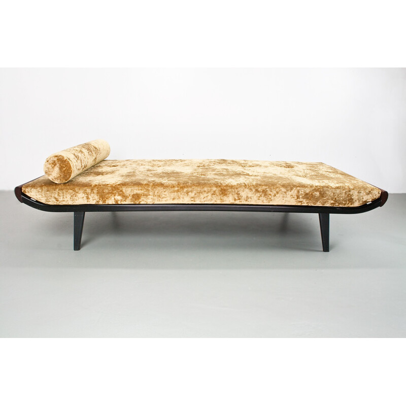 Cleopatra daybed with crushed Gold Velvet by Dick Cordemeijer for Auping - 1950