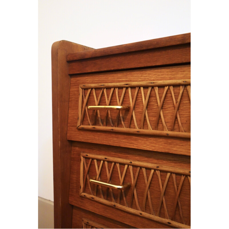 Mid-century chest of drawers in oakwood with rattan details - 1950s