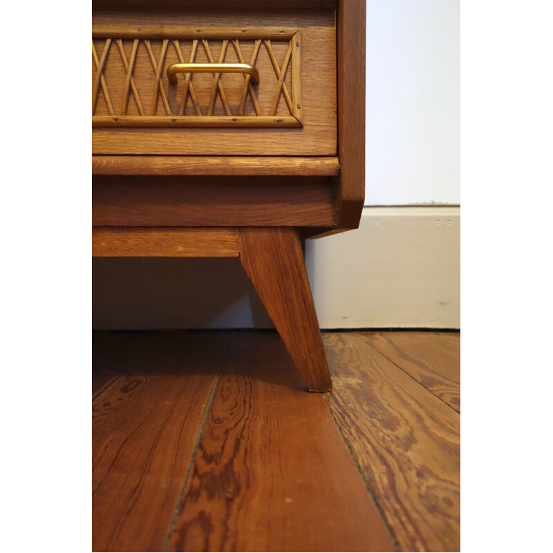 Mid-century chest of drawers in oakwood with rattan details - 1950s