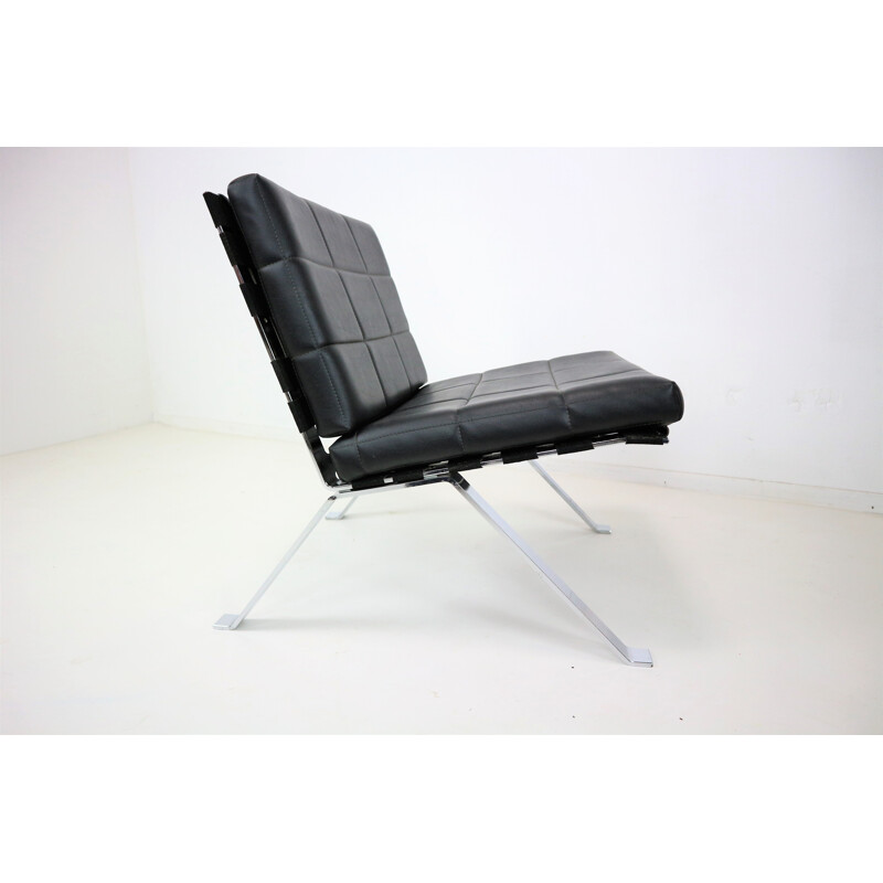 "Eurochair" leather lounge chair by Hans Eichenberger for Girsberger - 1960s
