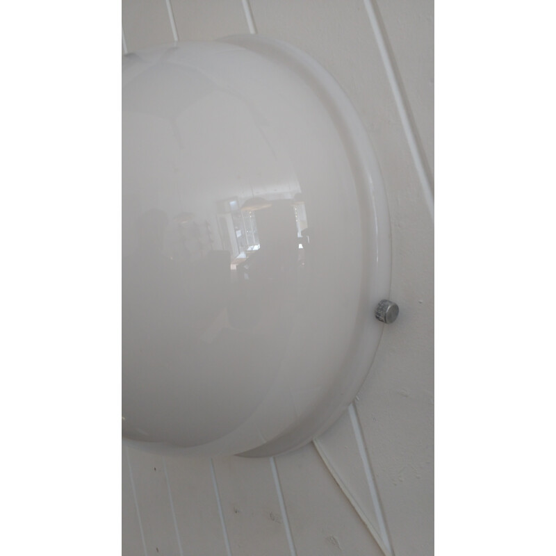 Wall lamp in white plexiglass model "1321" produced by Raak - 1970s