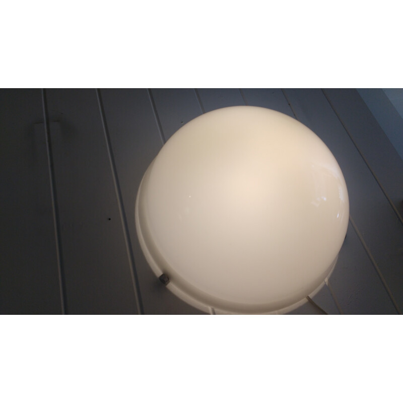 Wall lamp in white plexiglass model "1321" produced by Raak - 1970s