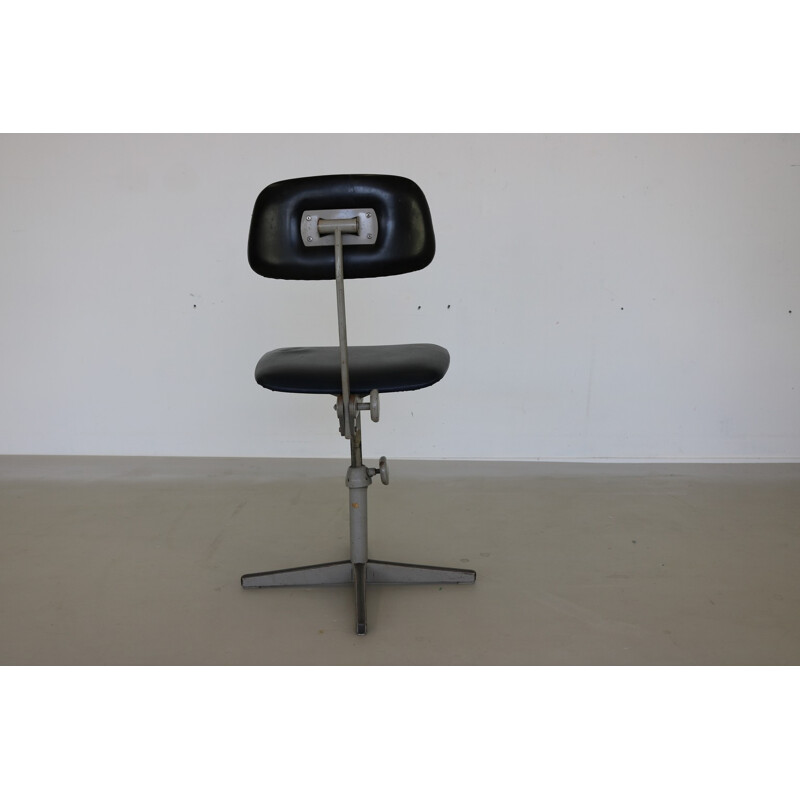 Vintage office chair by Friso Kramer for Ahrend De Cirkel, 1960