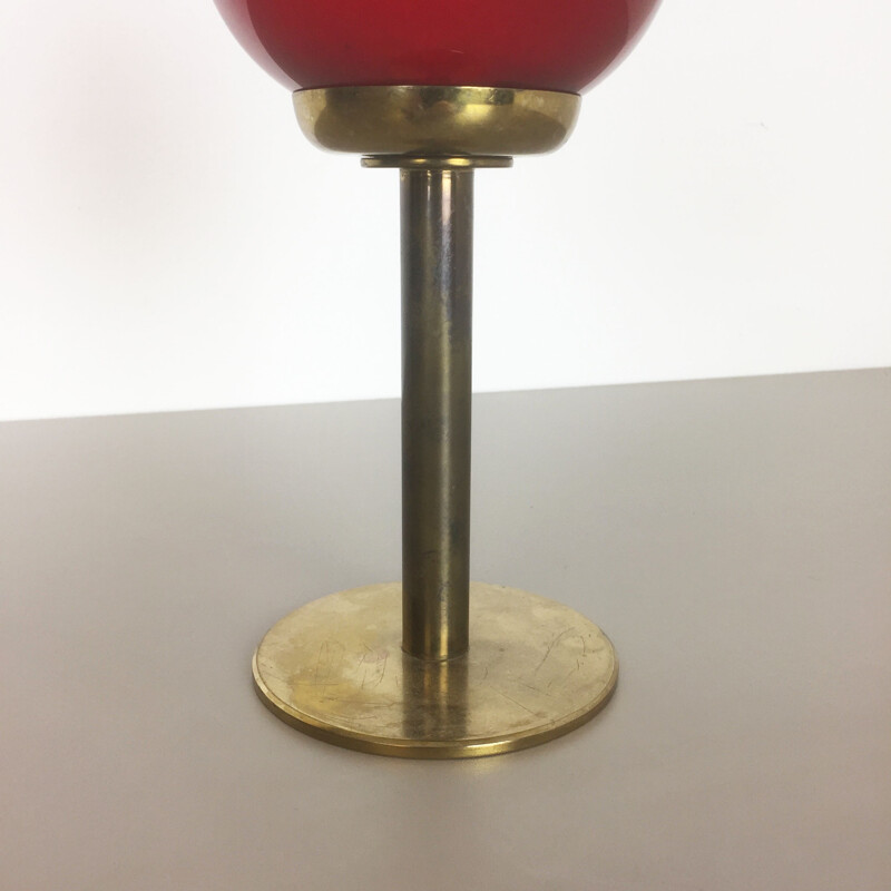 Roter Kerzenständer aus Glas und Messing im Vintage-Stil von Hans-Agne Jakobsson - 1950