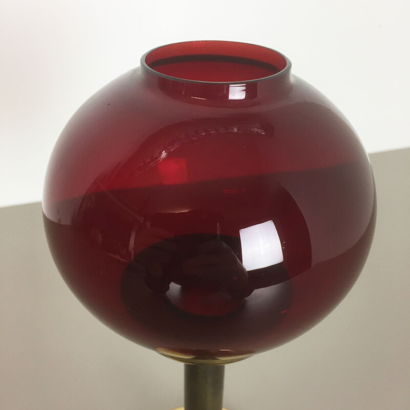 Candelero vintage de vidrio rojo y latón de Hans-Agne Jakobsson - 1950