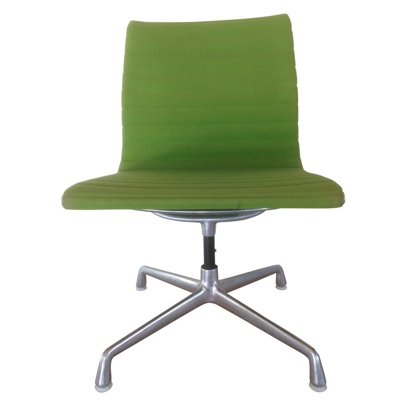 Apple green "EA 105" chair, Charles & Ray EAMES - 1970s
