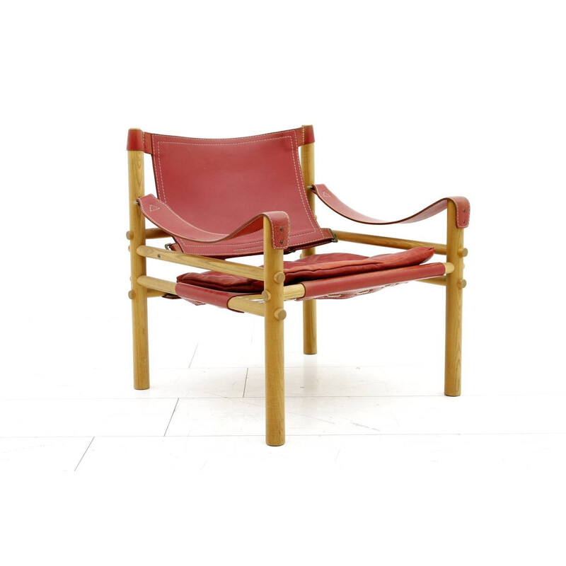 Arne Norell Safari lounge chair in red leather, Sweden - 1960s