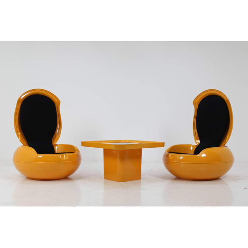 Pair de fauteuils "Garden Egg" avec table, Peter Ghyczy - 1968