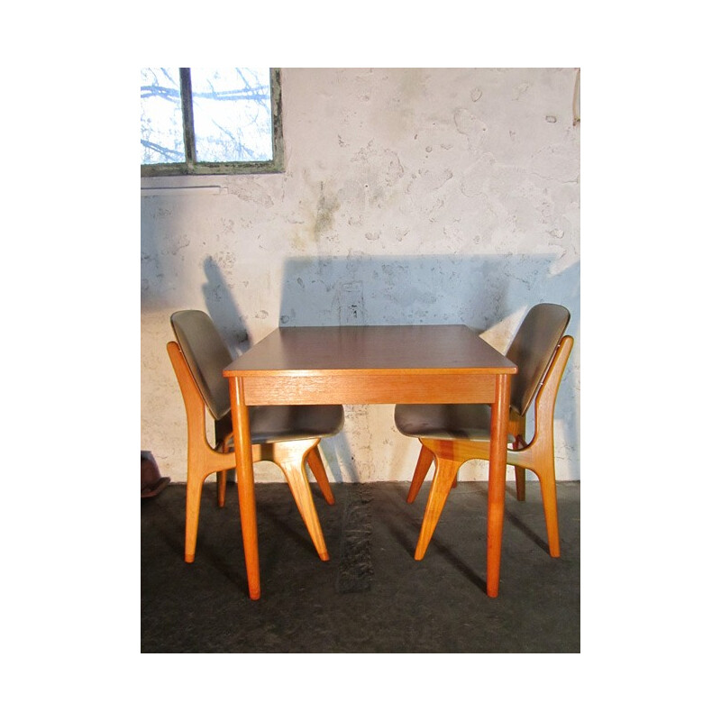 Scandinavian set of 2 chairs and table - 1960s