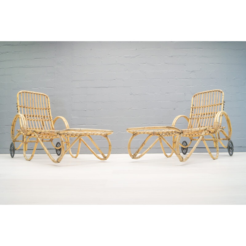 Paire de chaises longues de jardin en bambou et rotin - 1950