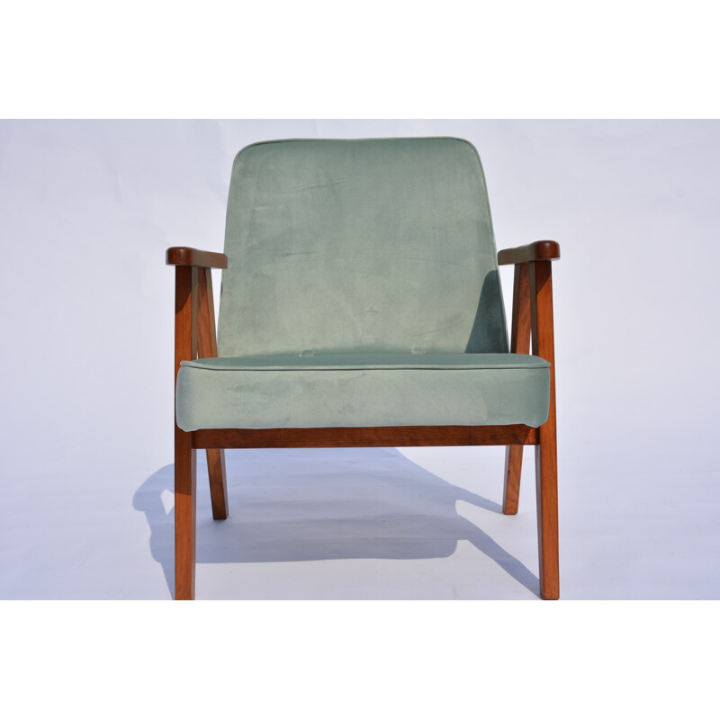 Petit fauteuil en velours vert menthe de J. Chierowski - 1960