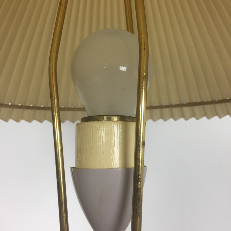 Lampada vintage con paralume plissettato beige, Italia 1960