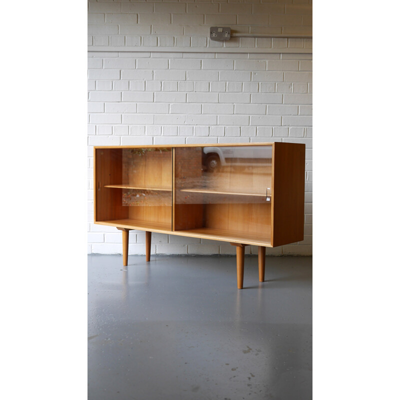 Vintage bookcase by Robin Day for Hille - 1950s