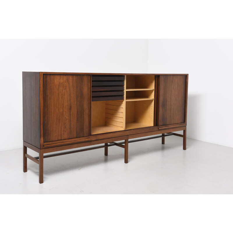 Buffet en palissandre 4 portes coulissantes par Kurt Ostervig for KP Mobler - 1950