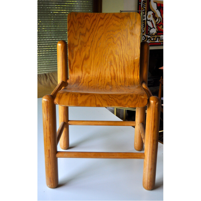 Suite de 6 chaises modernistes en pin - années 60
