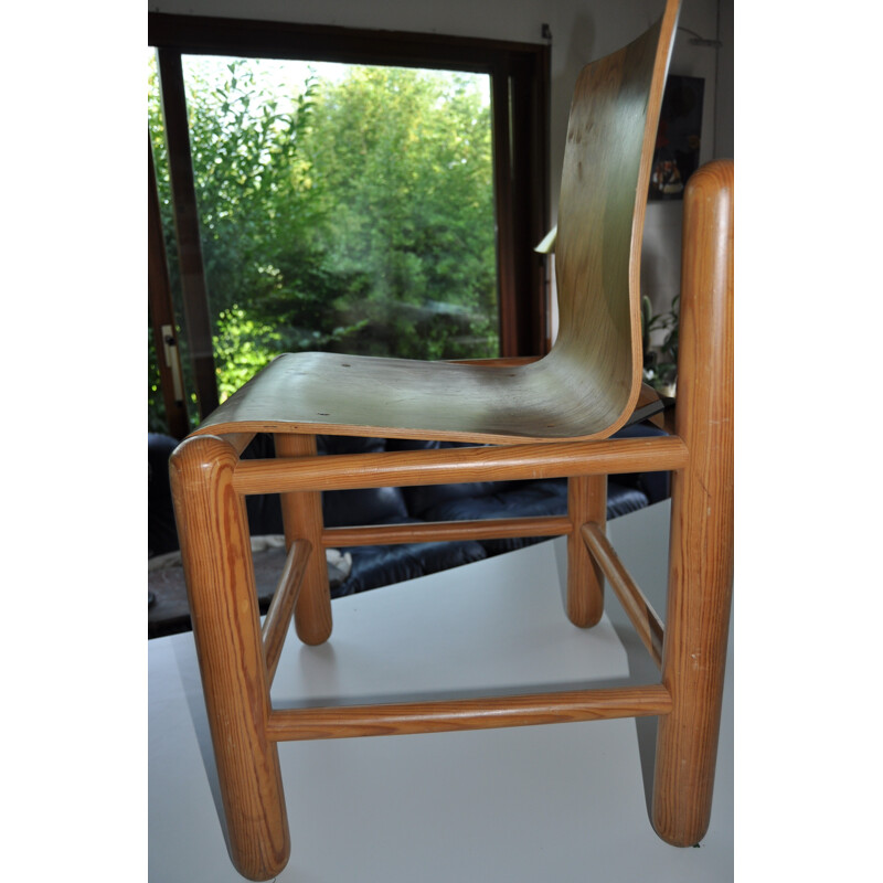 Suite de 6 chaises modernistes en pin - années 60