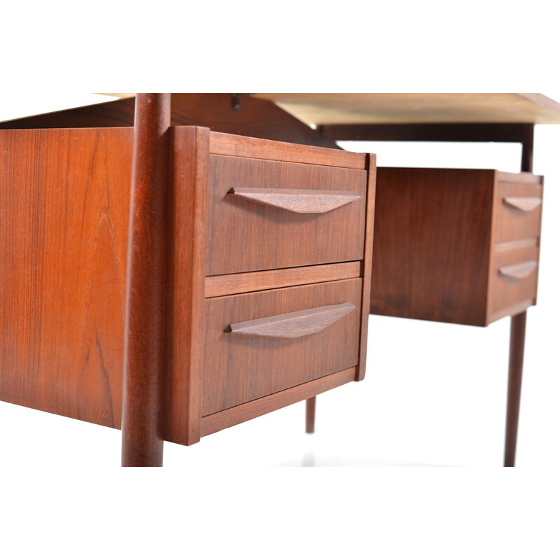 Bureau vintage en teck avec 4 tiroirs - 1950