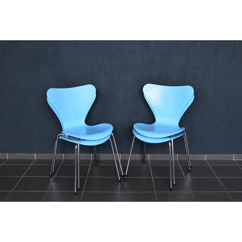 Set of 4 "3107" blue chairs by Arne Jacobsen for Fritz Hansen - 1950s