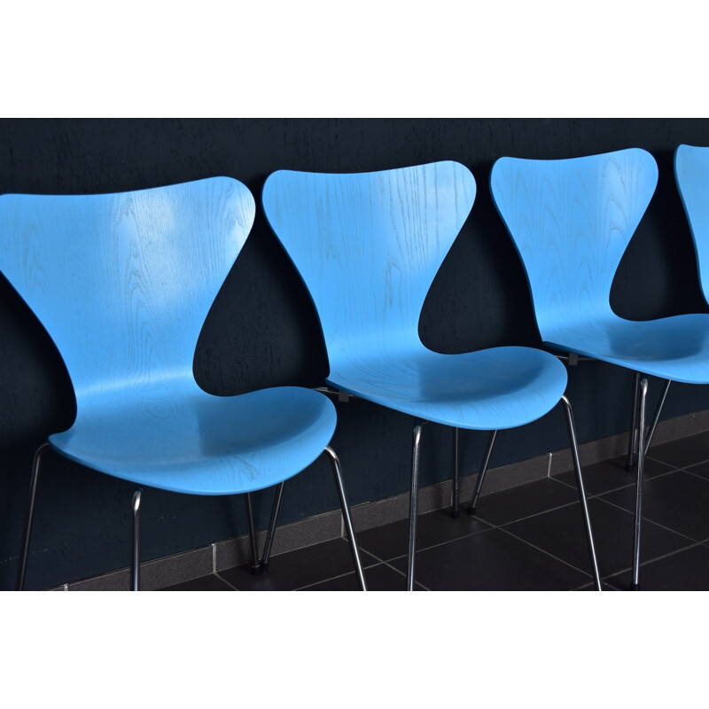 Set of 4 "3107" blue chairs by Arne Jacobsen for Fritz Hansen - 1950s