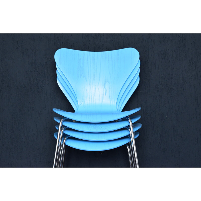 Set of 4 "3107" blue chairs by Arne Jacobsen for Fritz Hansen - 1950s