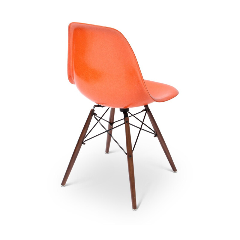 Chaise "DSW" orange, Charles & Ray EAMES - années 50