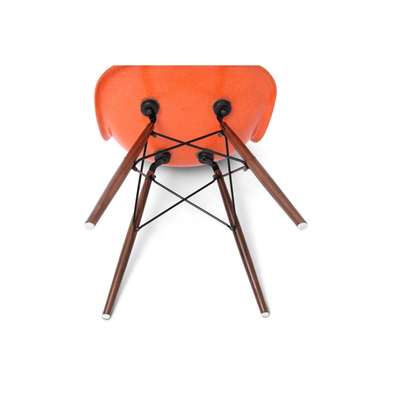 Chaise "DSW" orange, Charles & Ray EAMES - années 50