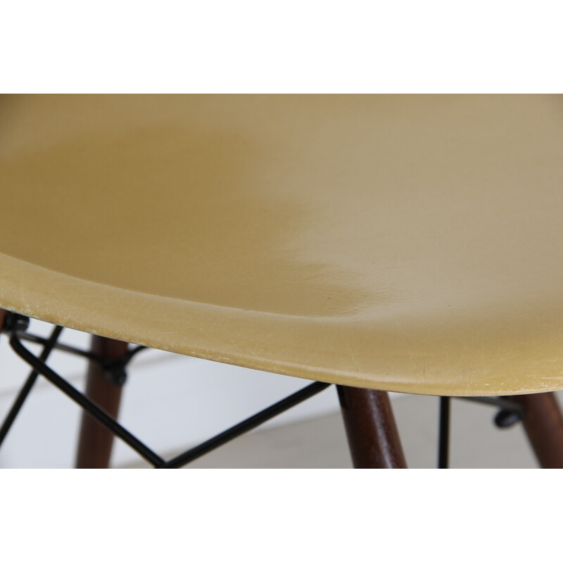 Ochre "DSW" chair, Charles & Ray EAMES - 1950s