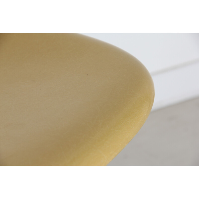 Chaise "DSW" ochre, Charles & Ray EAMES - années 50