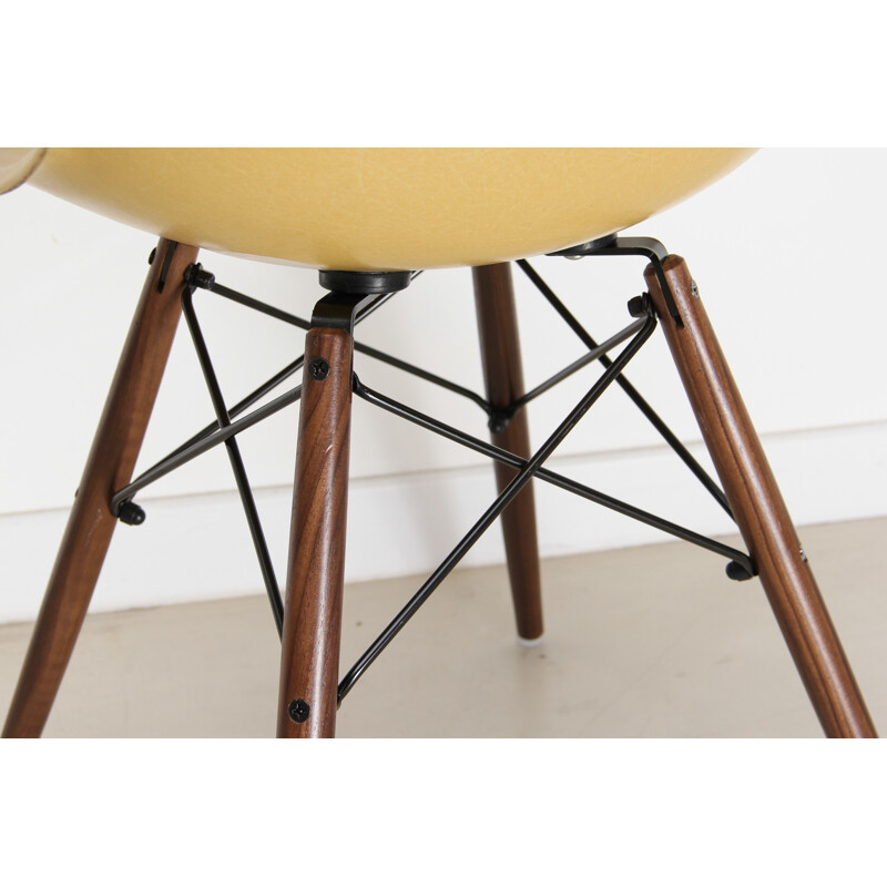 Ochre "DSW" chair, Charles & Ray EAMES - 1950s