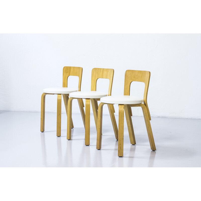 Suite de 3 chaises Modèle 65 d'Alvar Aalto pour Artek - 1970