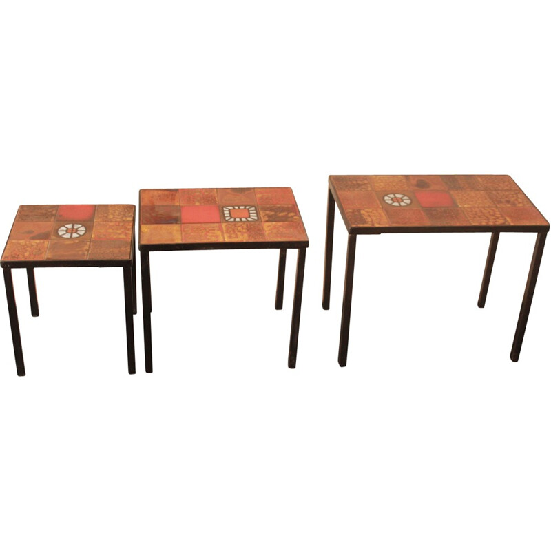 Suite de 3 tables gigognes de l'atelier la Roue de Vallauris - 1950