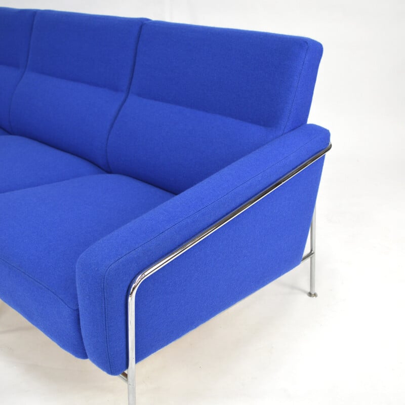 "3303" Sofa by Arne Jacobsen for Fritz Hansen - 1970s