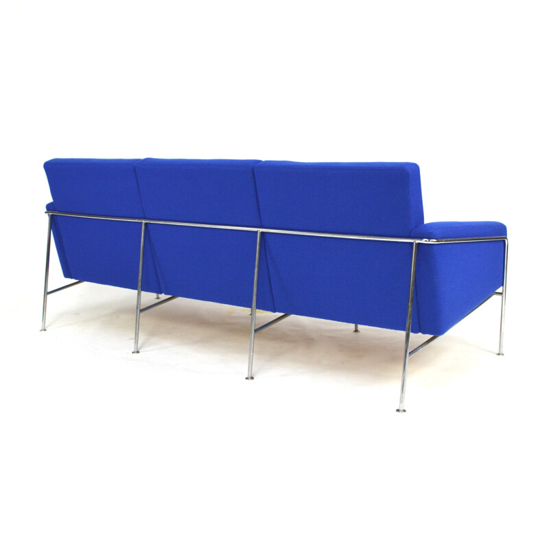 "3303" Sofa by Arne Jacobsen for Fritz Hansen - 1970s