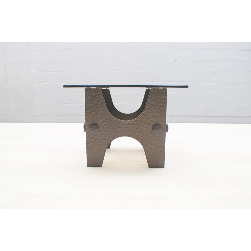 Petite Table basse avec Finition Brutaliste en Marteau de Bronze - 1960