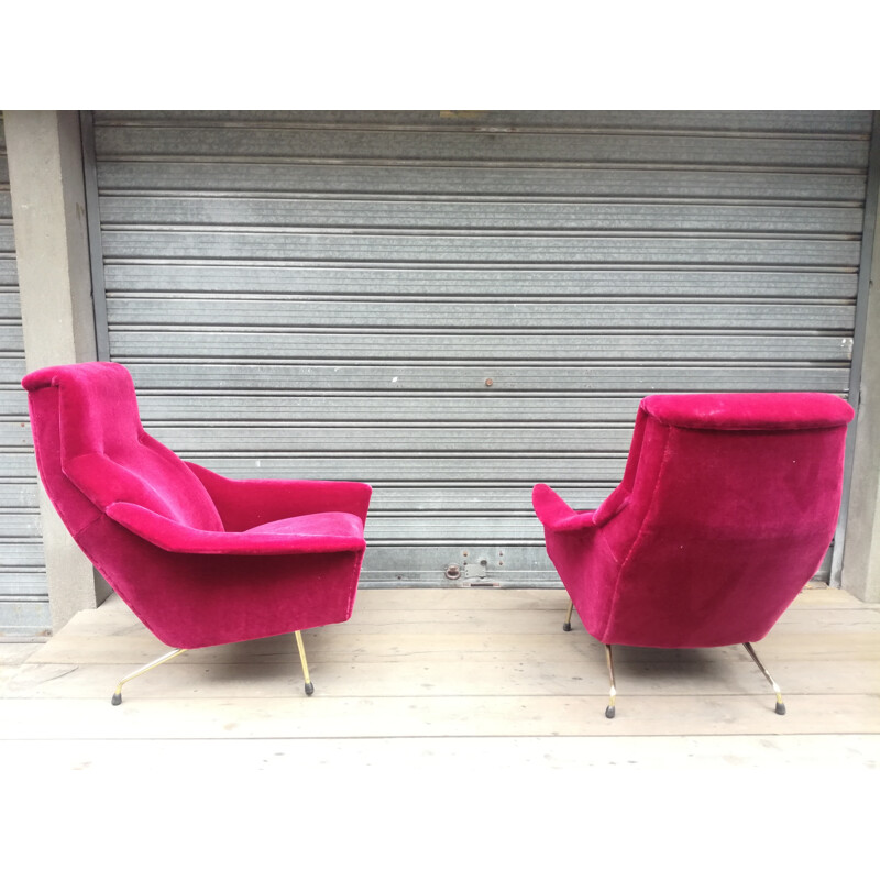 Paire de fauteuils vintage en velours rose de Guy Besnard - 1960