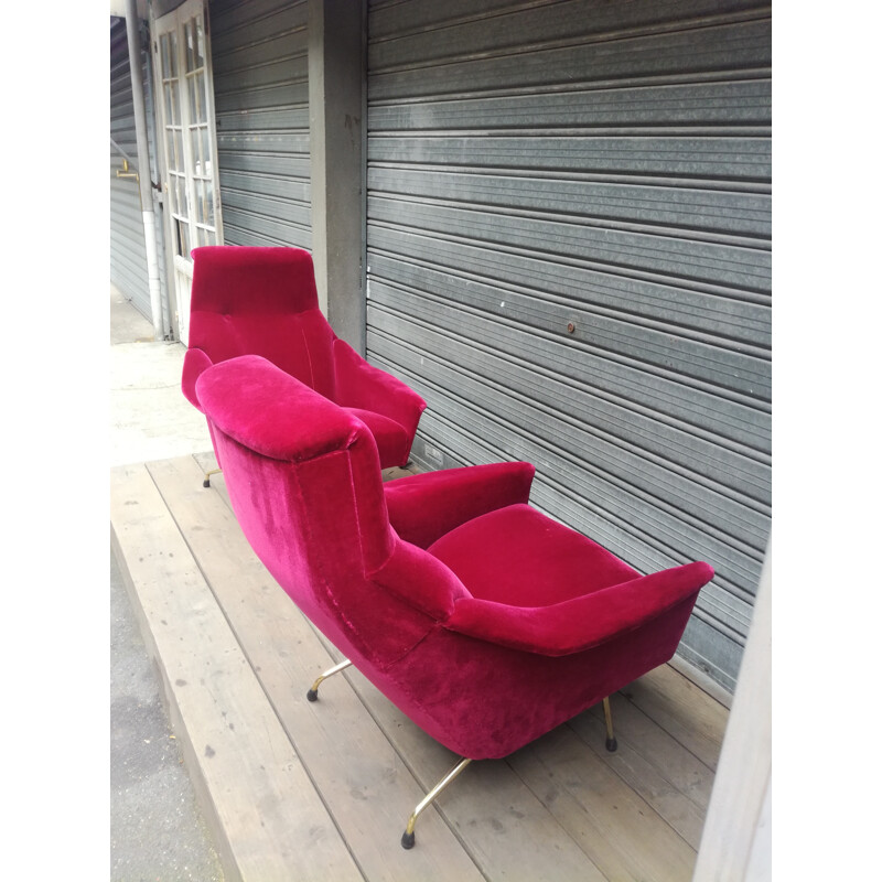 Paire de fauteuils vintage en velours rose de Guy Besnard - 1960