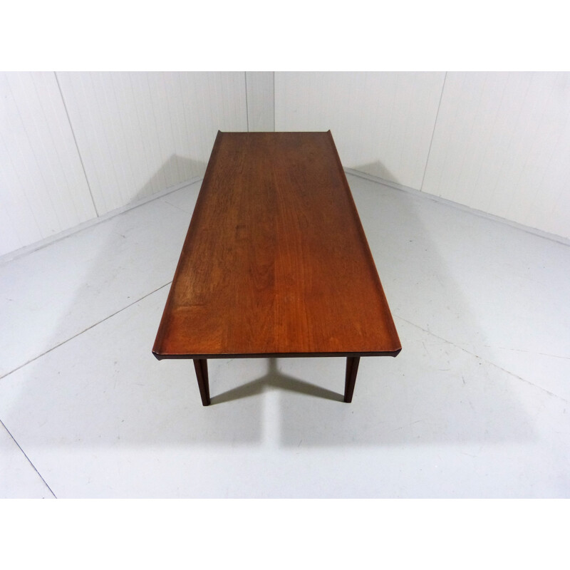 Table basse en teck de Finn Juhl pour France et Daverkosen - 1950