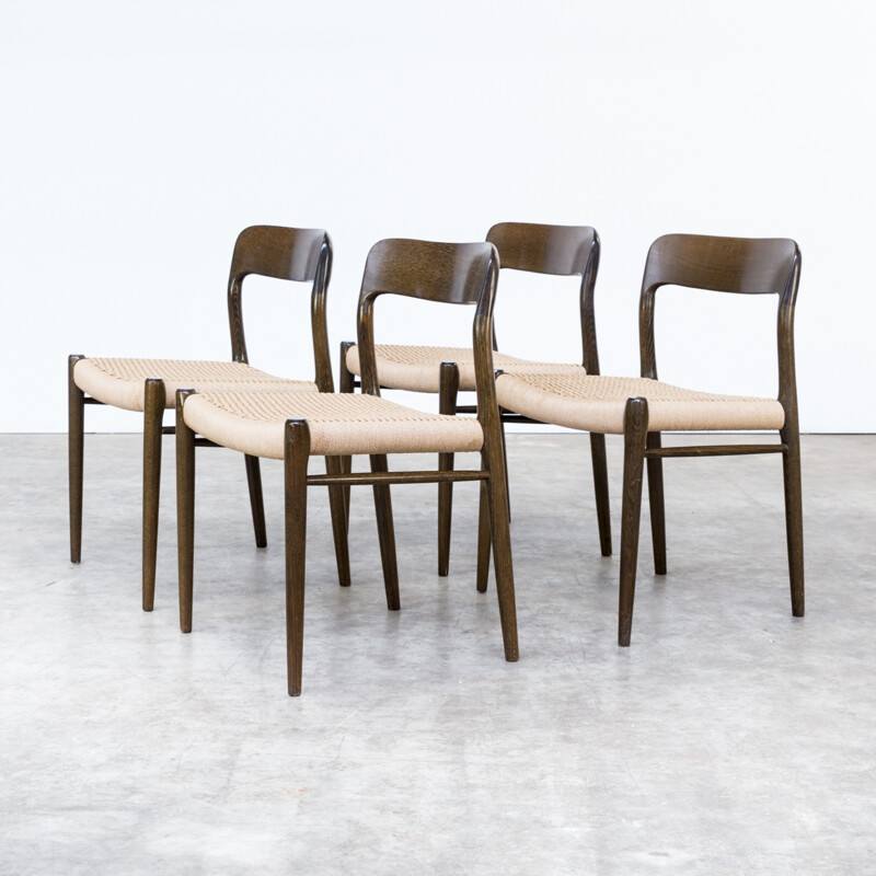 Suite de 4 chaises de Niels O. Møller pour J.L. Møller - 1960